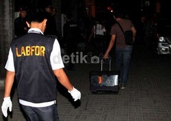 CCTV di Vihara Rekam Pemuda Berbaju Putih Membawa Tas Besar