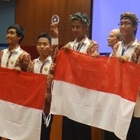 Putera-puteri RI Juarai Olimpiade Astronomi Astrofisika di Yunani
