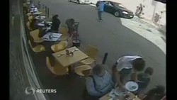 Sedan Tabrak 12 Orang di Trotoar Terekam CCTV