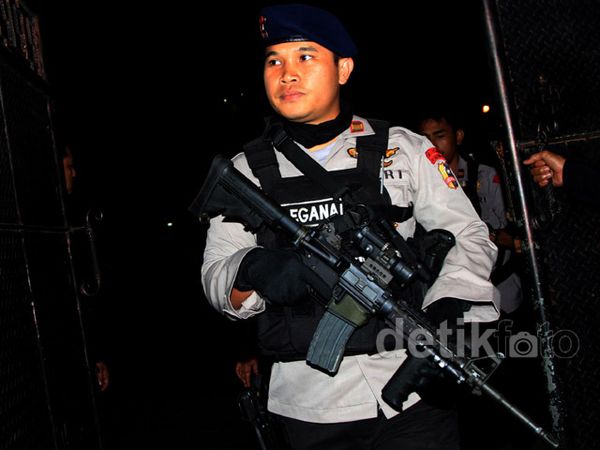 Bom Meledak di Vihara Ekayana