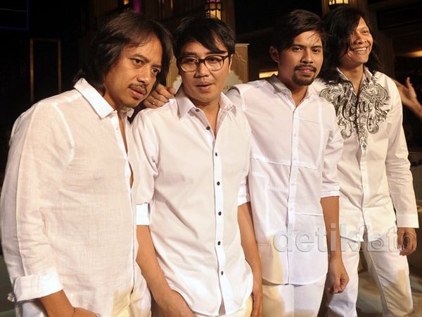 Gigi Kompak Serba Putih