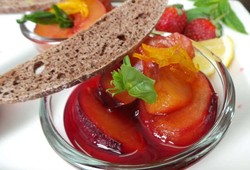 Resep Dessert: Infused Sweet Basil Plum Compote