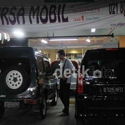 Curhat Penjual Mobil Bekas yang Sepi Pembeli Jelang Lebaran Tahun Ini