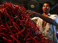 H-2 Lebaran, Harga Cabai Turun