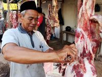 Pedagang Daging Musiman Mulai Bermunculan
