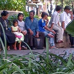 Di Taman Suropati, Warga Menanti Open House Boediono