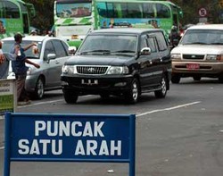 Lebaran, Mobil Pelat Jakarta Padati Puncak