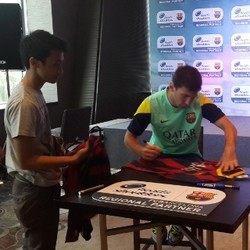  Menangis Dapat Tanda Tangan Messi