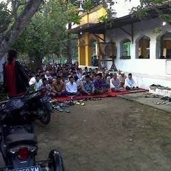 Pengikut Jamaah Naqsabandiyah Kholidiyah Salat Ied Hari Ini