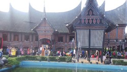 Hari Kedua Lebaran, TMII Dibanjiri 45 Ribu Pengunjung