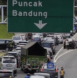 Antrean Exit Tol Ciawi 3 KM, Arus Lalin ke Puncak Padat
