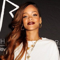 Tak Lunasi Tagihan Rp 1,5 M, Rihanna Dituntut ke Pengadilan