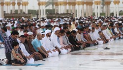 Muslim Oman dan India Rayakan Idul Fitri Hari Ini