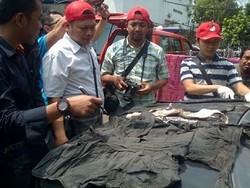 Pakaian Terakhir Sisca Yofie Dijemur di Mapolrestabes Bandung