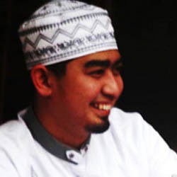 Hari Ketiga Lebaran, Ustad Solmed Tinggalkan Anak dan Istri ke Taiwan