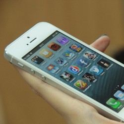 Apple Menang Perang Paten Lawan Samsung