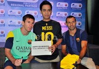Messi datang bersama Javier Mascherano ke acara yang berlangsung selama 30 menit itu.