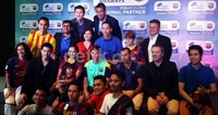 Usai acara tersebut Messi dan Mascherano berfoto bareng dengan para undangan.