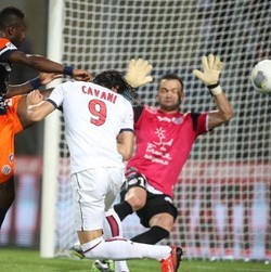 PSG Memulai dengan Hasil Seri, Blanc Tak Puas tapi Tetap Puji Cavani