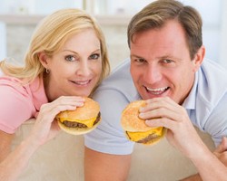 Riset: Saat Liburan Berat Naik 3,6 Kg, Butuh 1 Bulan Menurunkannya