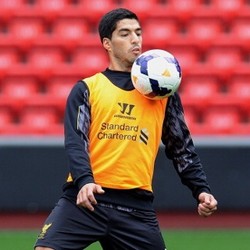 Rodgers: Suarez Harus Minta Maaf