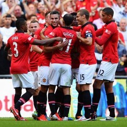 Dua Gol Van Persie Antar MU Menangi Community Shield