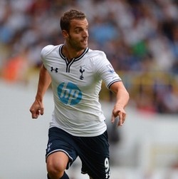 Soldado Cetak Gol Saat Debut bersama Spurs