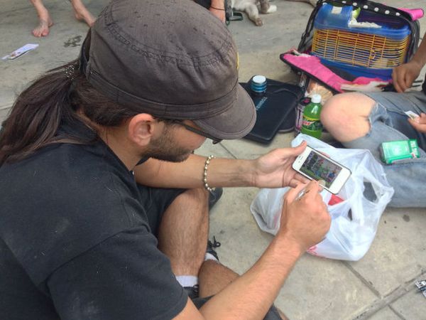 Ketika Gelandangan Memakai iPhone