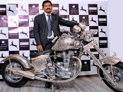 Motor Perak dari India