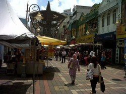 Ini Dia Tempat Berburu Suvenir Murah di Kuala Lumpur
