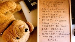 Ups! Turis Jahil Tinggalkan Pesan Konyol di Kamar Hotel