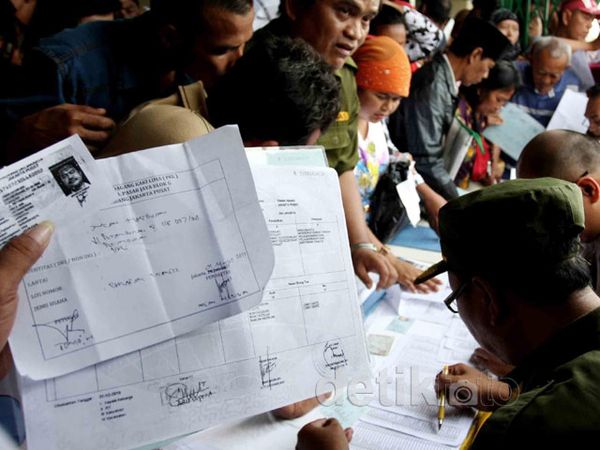 Ramai-ramai Registrasi di Blok G Tanah Abang