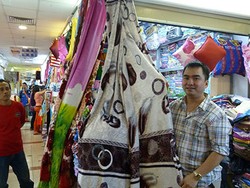 Mendulang Rejeki Kain Sprei dari Tanah Abang