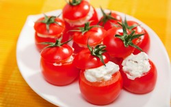 Si Mungil Tomat Ceri Ampuh Tingkatkan Imunitas dan Lancarkan Pencernaan