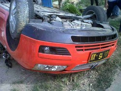 Sedan Polisi Kecelakaan dan Terbalik di Balikpapan, Perwira Jadi Korban