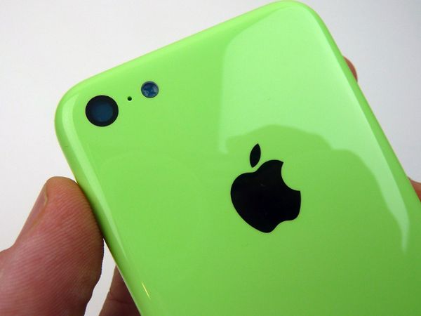 iPhone 5C Berkelir Hijau Menggoda