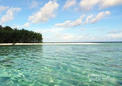 Karimunjawa, Pesona Laut di Antara Ombak