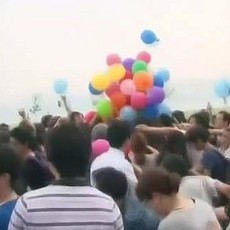 Berebut Ponsel Buas LG, 20 Orang Terluka