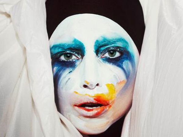 Warna-warni Wajah Lady Gaga