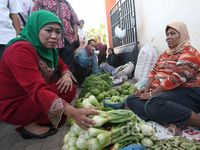 Khofifah Kampanye di Pasar Panji Situbondo