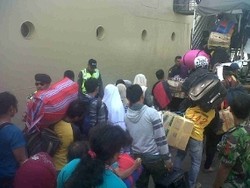 Arus Mudik 2013 di Pelabuhan Tanjung Perak Naik 6,4 Persen