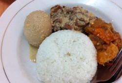 Rumah Makan Adem Ayem: Marem Menyantap Gudeg Mlekoh Plus Ayam Goreng Kalasan