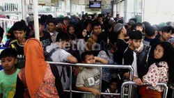 Transjakarta, Sering Telat Karena Bahan Bakar