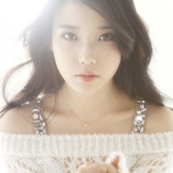 Comeback September, IU Masih Godok Lagu untuk Album Baru