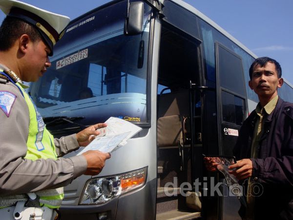 Razia Bus Pasca Kecelakaan Maut Karya Sari