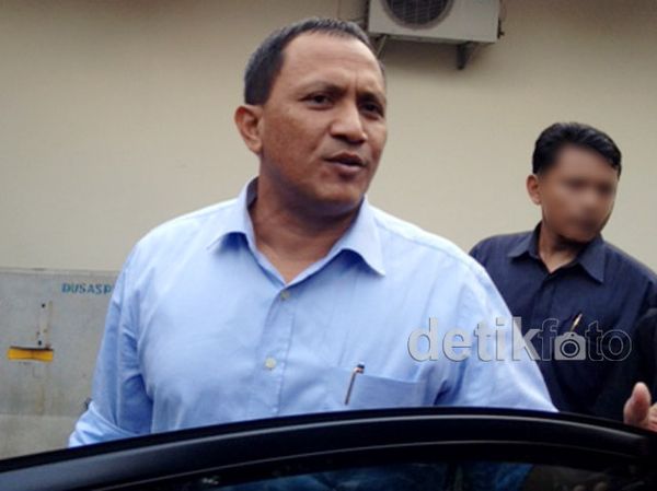 Ini Calon Suami Bella Saphira