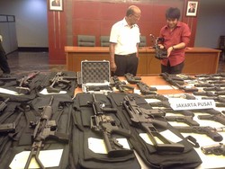 Polda Metro Jaya Sita Ratusan Airsoft Gun dari Toko di Senayan & Depok