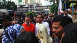 Blusukan ke Blok G Tanah Abang, Jokowi Sidak Pembuatan Gerbang Utama