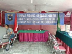  Kena! 7 PKL Tanah Abang Disidang Karena Nekat Jualan di Jalan