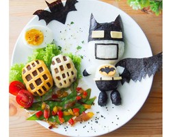 Ibu Kreatif, Sulap Makanan Jadi Mirip Batman Hingga Lady Gaga